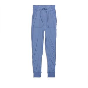 Lululemon 🍋 Beyond The Studio Jogger